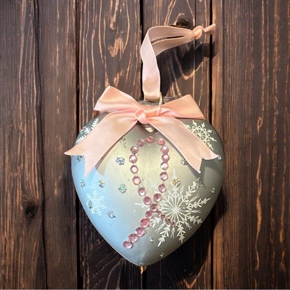 NIB AVON 2023 BREAST CANCER AWARNESS ORNAMENT - Picture 2 of 5